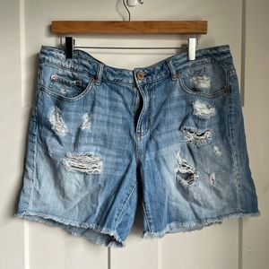 ✅ Girlfriend Distressed Jean Shorts, Size 13